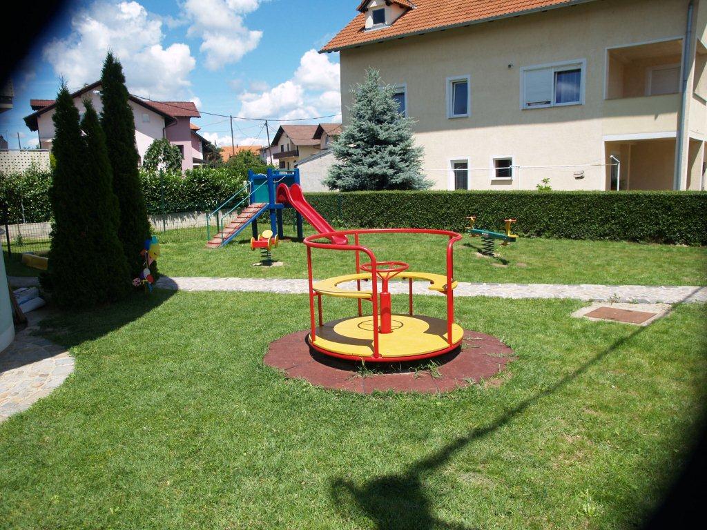 Dvorište i igralište vrtića Točkica